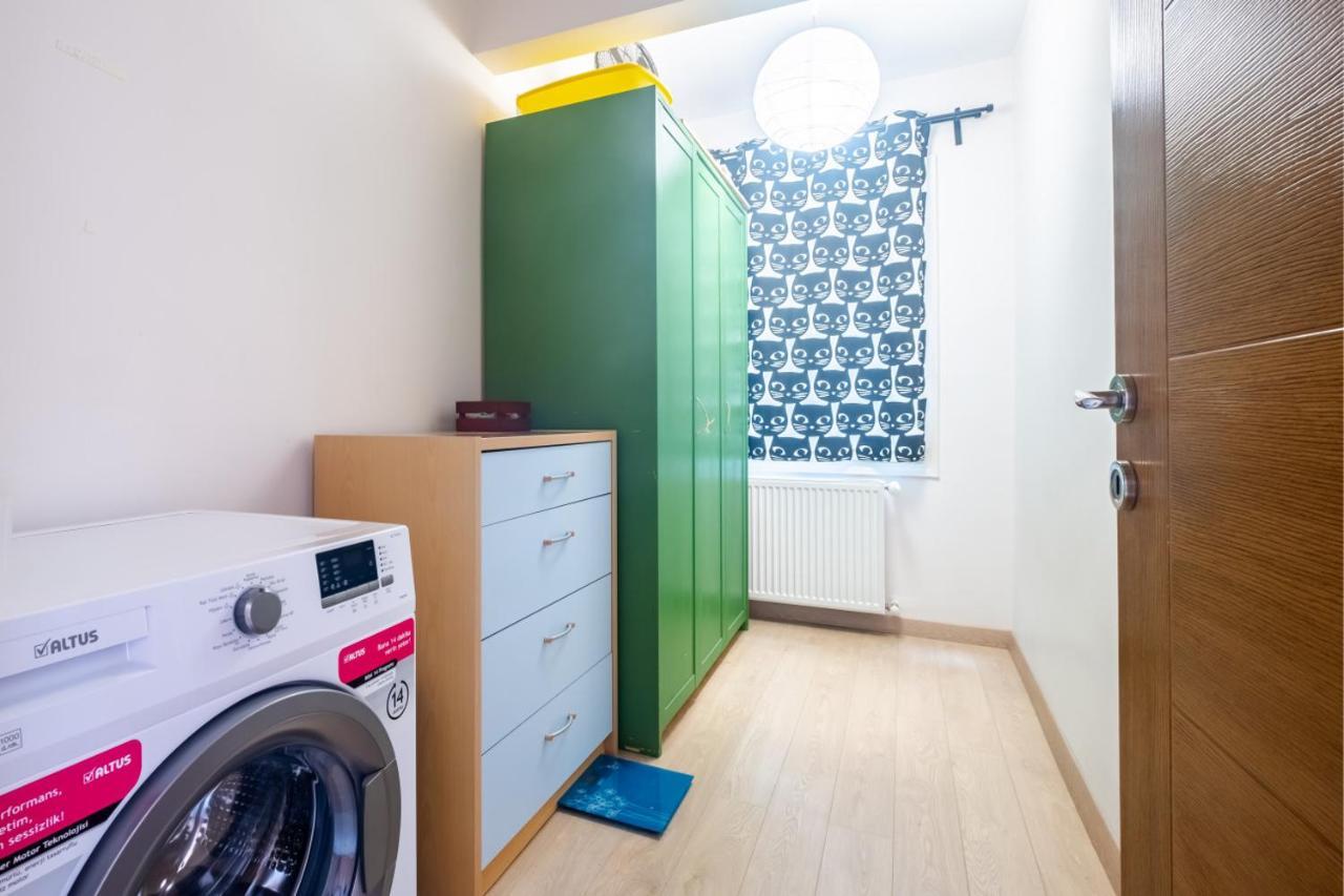 Апартаменты Flat With Balcony Near Bull Statue In Kadikoy Стамбул Экстерьер фото
