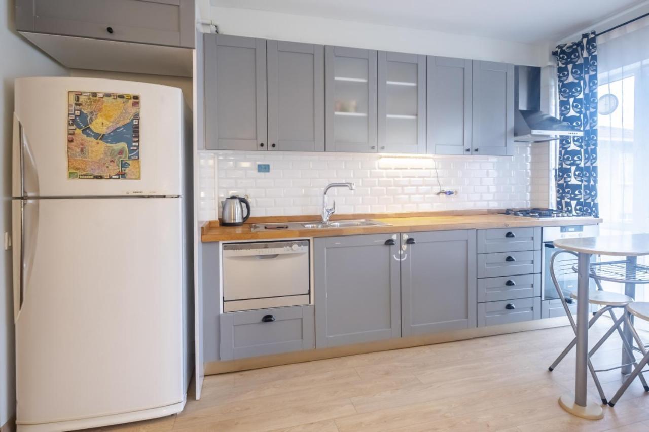 Апартаменты Flat With Balcony Near Bull Statue In Kadikoy Стамбул Экстерьер фото