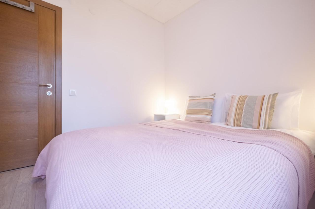 Апартаменты Flat With Balcony Near Bull Statue In Kadikoy Стамбул Экстерьер фото